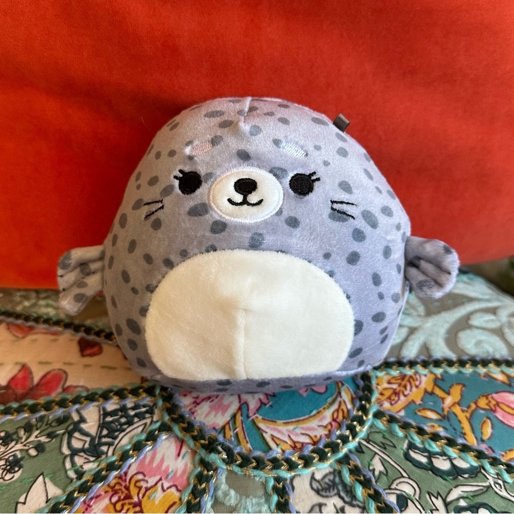 SQUISHMALLOWS Odile the Spotted Seal 5in